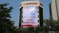 Ombudsman Pasang Spanduk Raksasa Lawan Maladministrasi