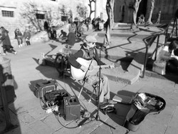 Mencari Nafkah dengan Musik