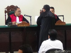Ajukan Eksepsi, Dimas Kanjeng Minta Hakim Batalkan Dakwaan