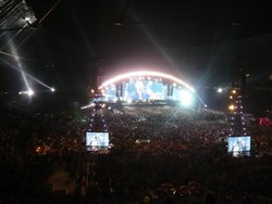 Benarkah Musisi Besar yang akan Konser di Indonesia RHCP atau Queen?