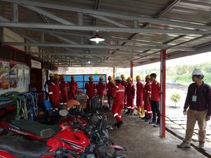 Sulitnya Memadamkan Api dan Cerita Mistis dari Pemadam