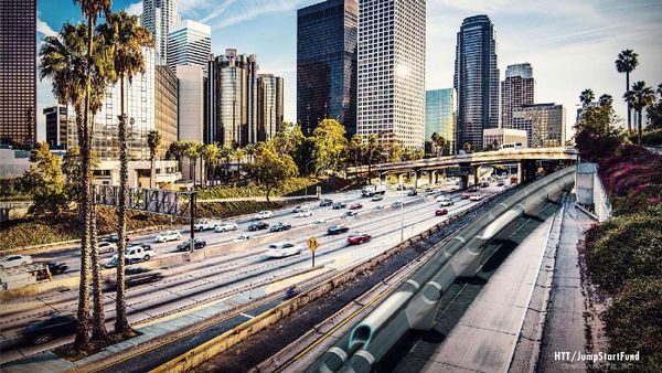 Aksi Kereta Secepat Pesawat Hyperloop Menembus Perkotaan