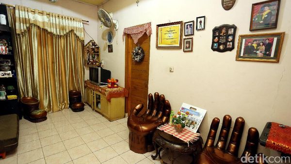 Mengintip Rumah Petinju Legendaris Ellyas Pical