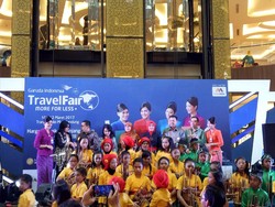 Alunan Nada Angklung Jadi Pembuka Garuda Travel Fair Bandung