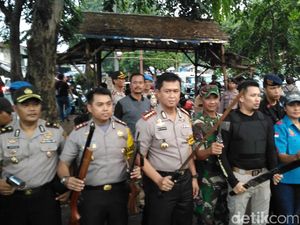 Sweeping di Manggarai, Polisi Amankan Sejumlah Senjata Tajam