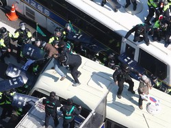 Bentrok dengan Polisi, Satu Lagi Pendukung Presiden Korsel Tewas