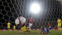 MU memimpin 1-0 di menit 35 melalui gol Henrikh Mkhitaryan. Reuters/Maxim Shemetov.