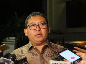 Tanggapi Vonis Jonru, Fadli: Harus Jelas Batas Berpendapat dan Hoax Tanggapi Vonis Jonru, Fadli: Harus Jelas Batas Berpendapat dan Hoax