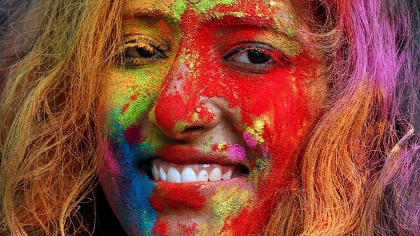 Melihat Warna-warni Festival Holi di India