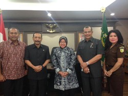 Risma Konsultasi ke Kejagung untuk Pertahankan Aset Pemkot Surabaya