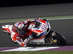 Dovizioso Memimpin di Hari Pertama