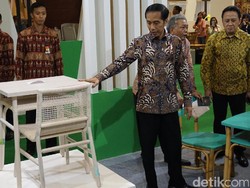 Jokowi soal Kasus e-KTP: Habisnya Rp 6 T Jadinya Cuma KTP Plastik