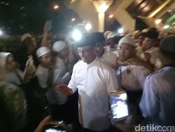 Anies Baswedan Hadiri Selawat untuk Negeri Peringati Supersemar
