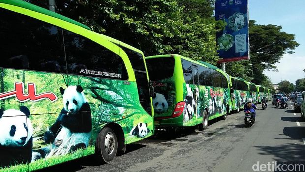 Jelang Final, Ribuan Aremania Mulai Bertolak ke Stadion Pakansari