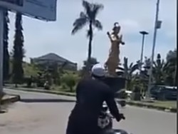 Pria yang Maki Polisi Sempat Ancam Hancurkan Pos Jaga Pakai Molotov