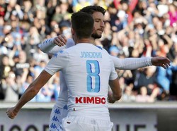 Kalahkan Crotone, Napoli Rebut Posisi Dua