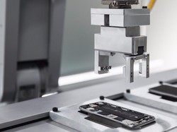 Robot Penghancur iPhone Mulai Beroperasi