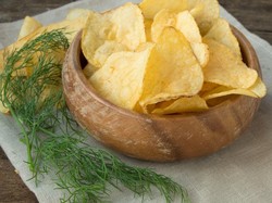 Mau Bikin Keripik Kentang Renyah? Ini Langkahnya