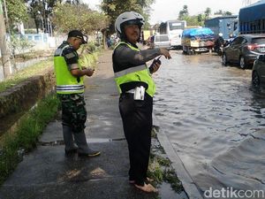 Jalan Rancaekek Sudah Bisa Dilalui, Antrean Kendaraan Mengular Panjang