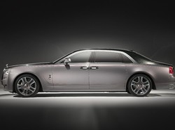 Cat Mobil Ini Bertabur Serbuk Berlian