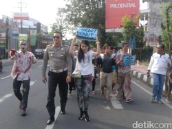 Zombie-zombie Ini Ajak Masyarakat Tertib Berlalu Lintas