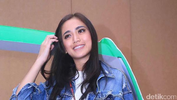 Makin Ribut, Jessica Iskandar Tahan Komentar
