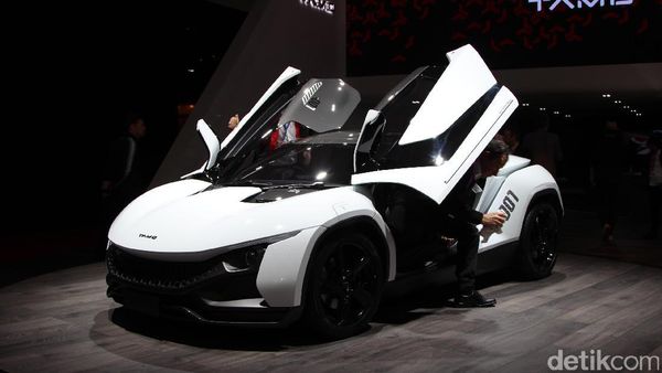 Mobil Sport Buatan India