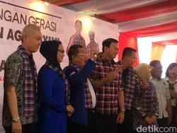 Didukung Relawan Agus, Ahok Paparkan Program dan Bagi Nomor HP