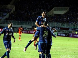 Arema Boyong 20 Pemain ke Bandung