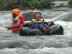 Uji Adrenalin Lewat River Tubing di Sungai Argo Puro Probolinggo
