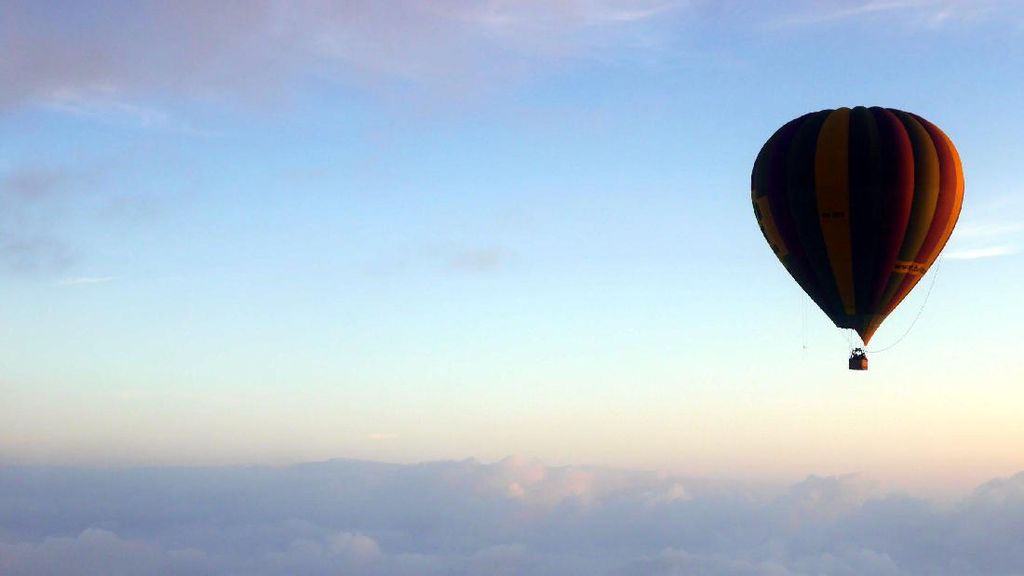 Sensasi Melayang 4.000 Kaki di Atas Langit Australia Sensasi Melayang 4.000 Kaki di Atas Langit Australia