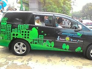Arcandra Lepas 6 Mobil dan 2 Bajaj Keliling Jakarta Pakai Gas