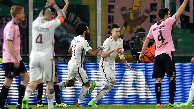 Bekuk Palermo 3-0, Roma Geser Napoli dari Peringkat Dua Bekuk Palermo 3-0, Roma Geser Napoli dari Peringkat Dua