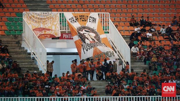 Suporter Borneo FC tak bisa menyaksikan tim kesayangannya berlaga di Stadion Segiri selama empat pertandingan ke depan.