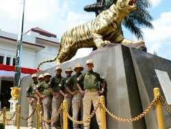 Patung Macan Koramil Cisewu dan Warisan Budaya Pajajaran