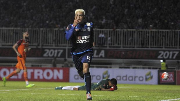 Cristian Gonzales memiliki nama Islam Mustafa Habibi.