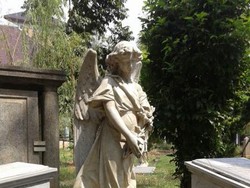 Pemakaman Indah Ala Eropa di Jakarta