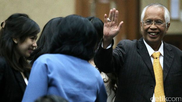 Para Koruptor Pesohor yang Hukumannya Disunat MA