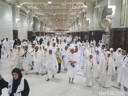 Arab Saudi Tarik Pajak 5%, Biaya Umrah Bisa Naik Hingga Rp 23 Juta