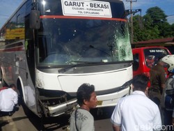 Kesaksian Penumpang Bus yang Menabrak Mobil dan Motor di Purwakarta