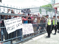 Ratusan Warga Blitar Tuntut Pembangunan Pabrik Gula Dihentikan