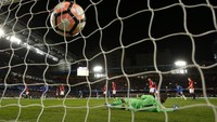 Gawang Chelsea dibobol NGolo Kante di menit ke-51. PoolJohn Sibley/Reuters/detikFoto.