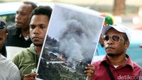 Mahasiswa Papua Demo KPU Pusat