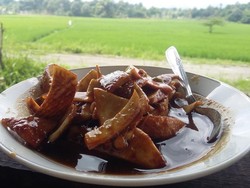 Cicipi Lincah U Groh, Kuliner Rujak Kelapa Muda dari Aceh