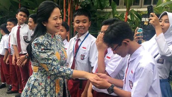 Puan Kunjungi Sekolah Indonesia Kuala Lumpur