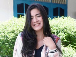 Momen Felicya Angelista Dibaptis Ulang di Sungai Yordan