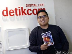 Fahd Pahdepie Bicara Soal Novel Baru Angan Senja Senyum Pagi