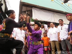 Kampanye di Cengkareng, Anies Disambut Palang Pintu