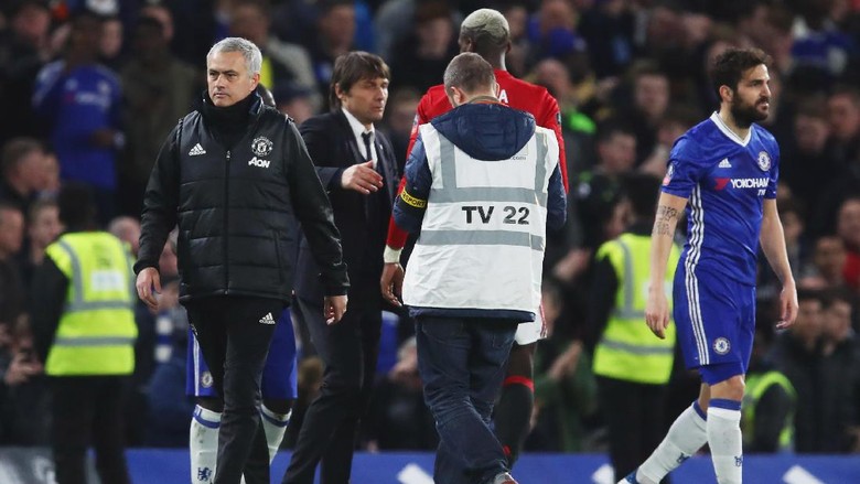 Alasan Mourinho Tak Salami Conte Usai Pertandingan Alasan Mourinho Tak Salami Conte Usai Pertandingan