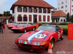 10 Mobil Klasik Ferrari Dipajang di Gedung Arsip Nasional
